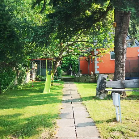 Franz - An Der Elbe, Mit Grossem Garten בית נופש פירנה